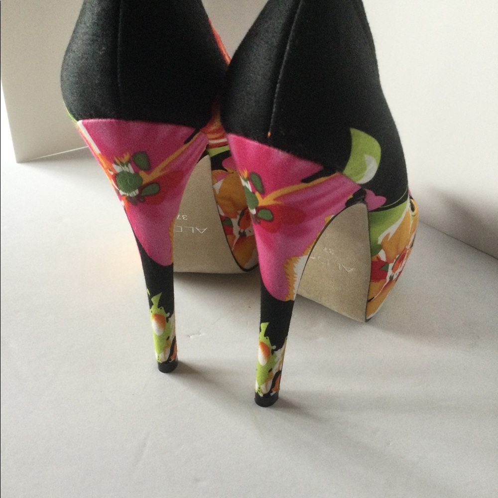 Aldo size 37 platform heels floral genuine leather - Picture 4 of 9